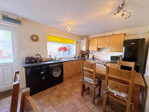 Kitchen- click for photo gallery